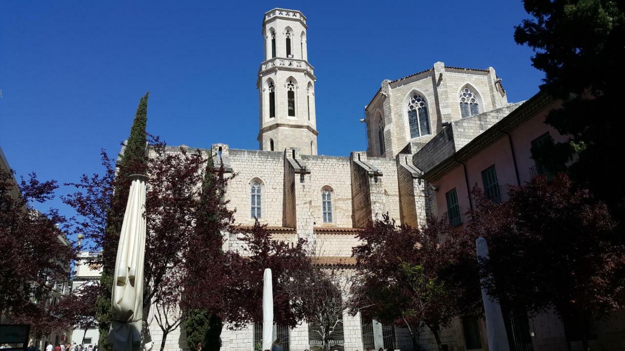 Apartamento Nuria Figueres  Kültér fotó