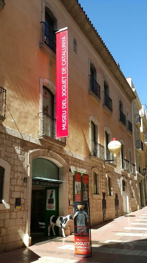 Apartamento Nuria Figueres  Kültér fotó