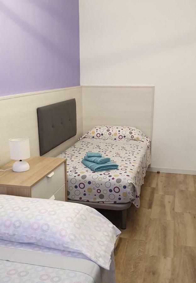 Apartamento Nuria Figueres  Kültér fotó